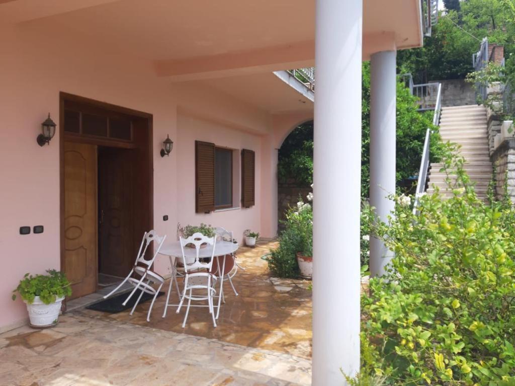 Guesthouse Villa Rosa Berat Buitenkant foto