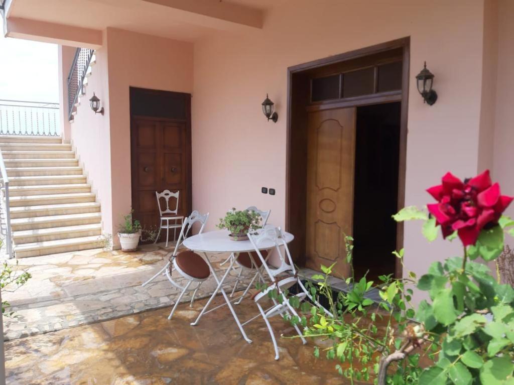 Guesthouse Villa Rosa Berat Buitenkant foto