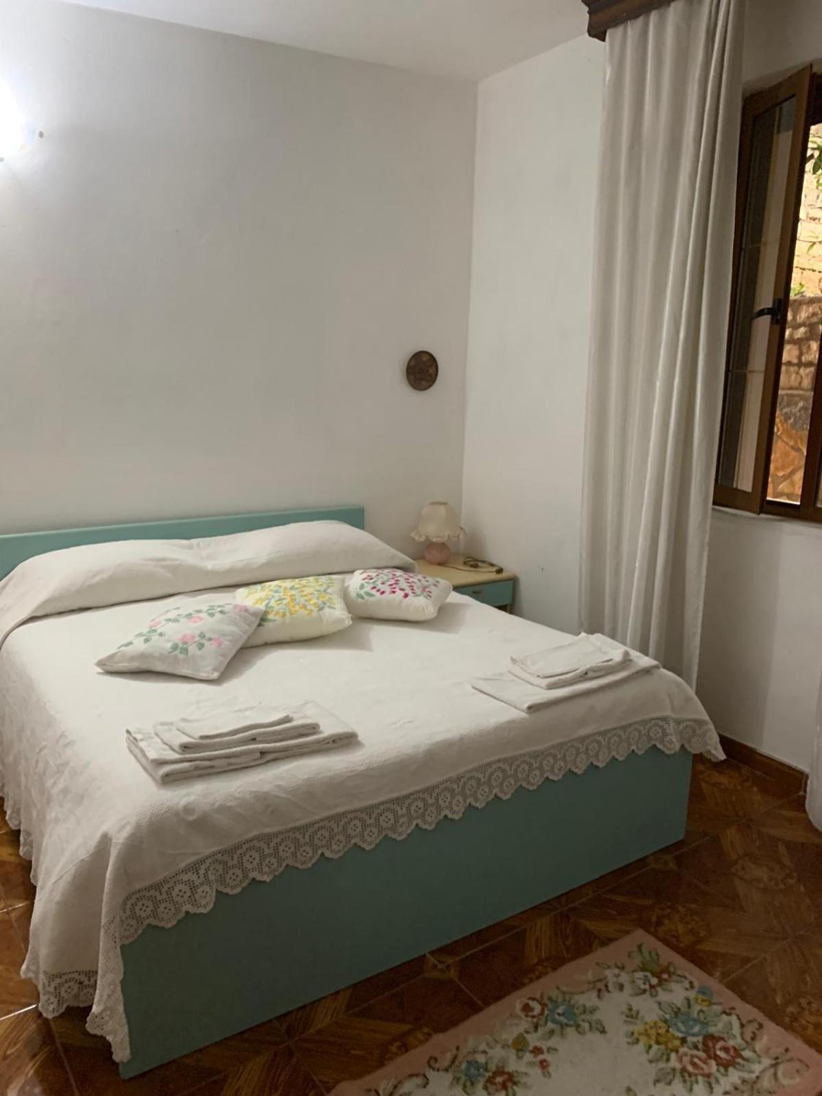 Guesthouse Villa Rosa Berat Kamer foto